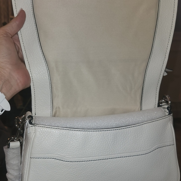 Marc Jocobs Empire city leather messenger bag. - Picture 4 of 8